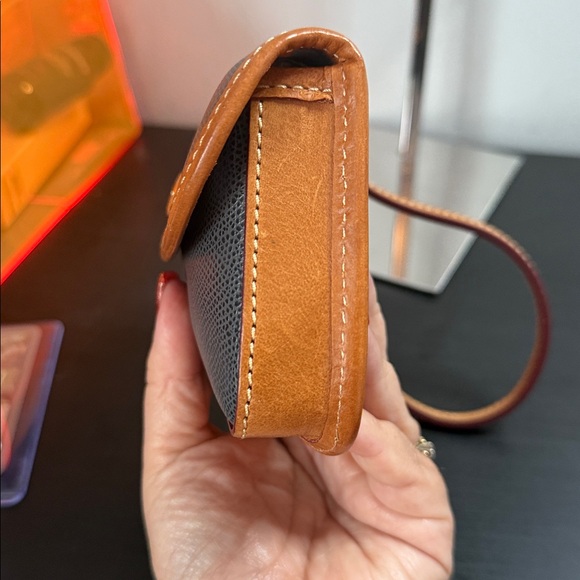 Dooney & Bourke Black and Tan Clutch - Picture 5 of 10